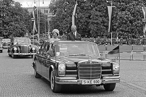 Bild des Monats Mai 2025. Königin Elisabeth II und Ministerpräsident Kiesinger